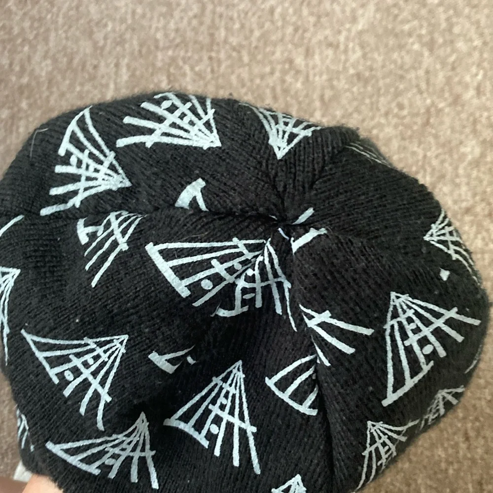 Rock and Roll hall of fame and museum beanie - Picture 6 of 9